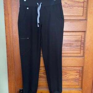 New with tags Women’s Figs Black Joggers with Elastic Waistband and Cuffs